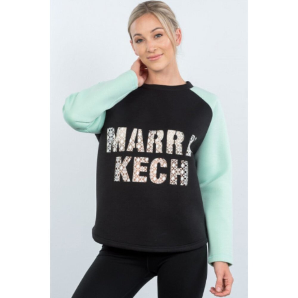 Women's Contrast Long sleeve curved hem sweater Size L, M
